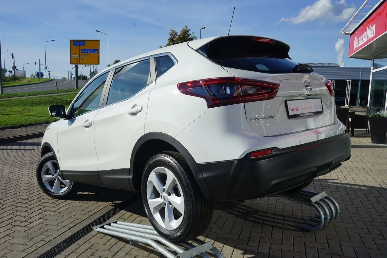 Nissan Qashqai 1.3 DIG-T...  Image 2